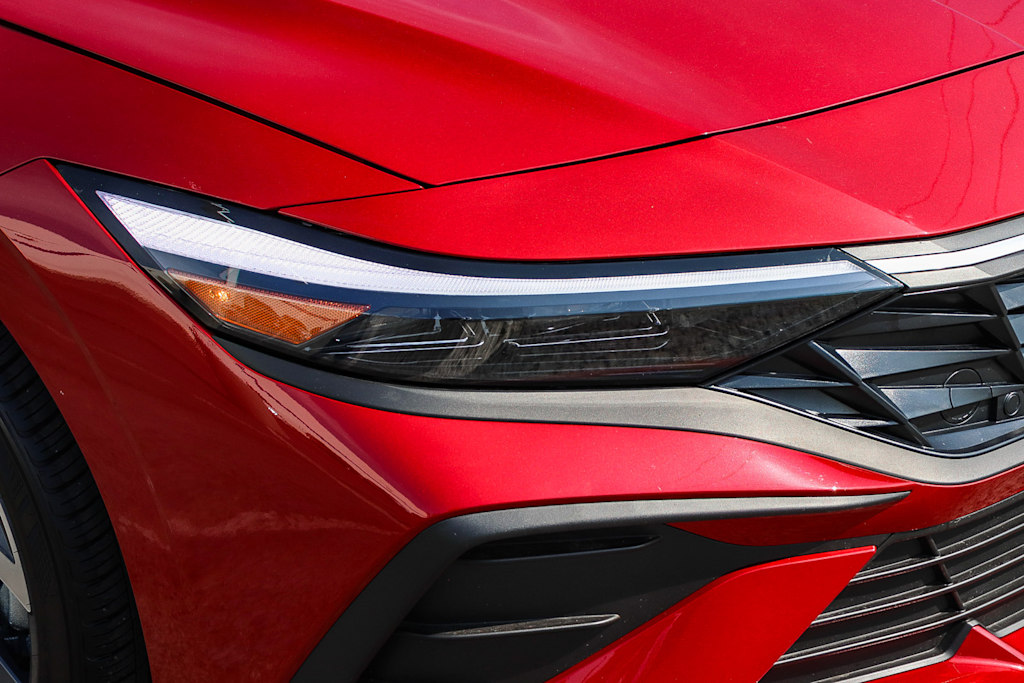 Thumbnail: 2025 Hyundai Elantra - 17