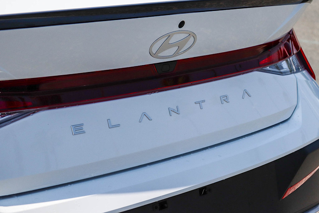 Thumbnail: 2026 Hyundai Elantra - 20
