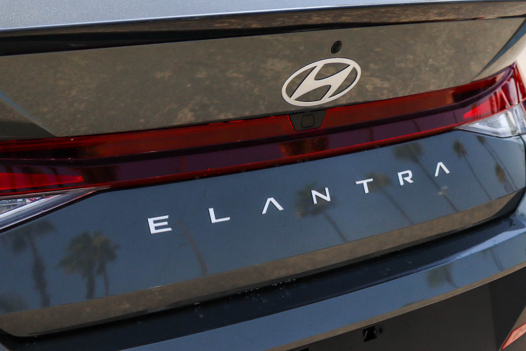 Thumbnail: 2026 Hyundai Elantra - 21