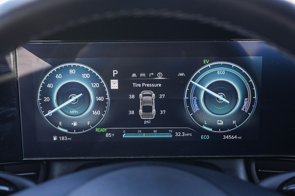 Thumbnail: 2025 Hyundai Elantra - 25