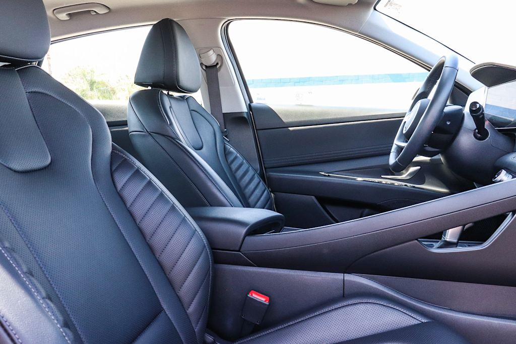 Thumbnail: 2025 Hyundai Elantra - 10