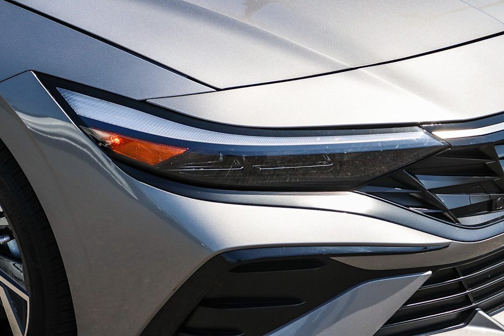 Thumbnail: 2025 Hyundai Elantra - 19