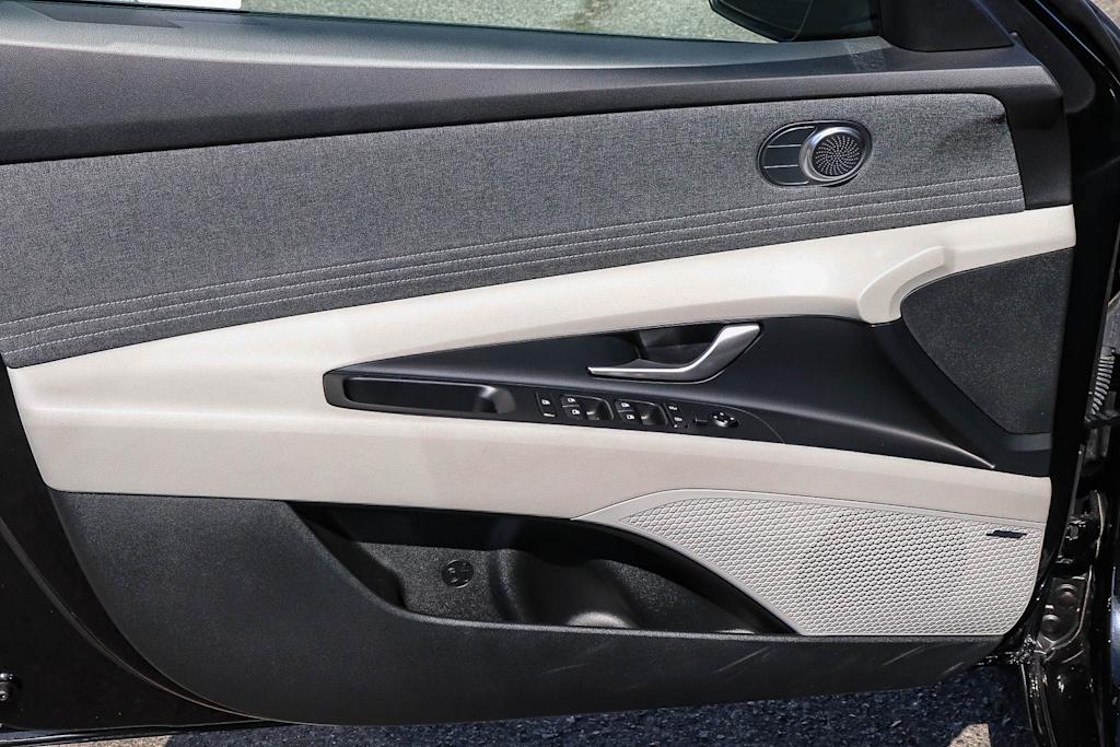 Thumbnail: 2025 Hyundai Elantra - 29
