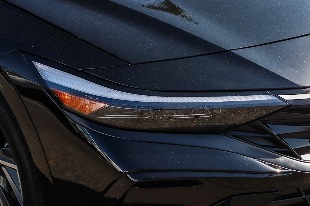 Thumbnail: 2025 Hyundai Elantra - 18