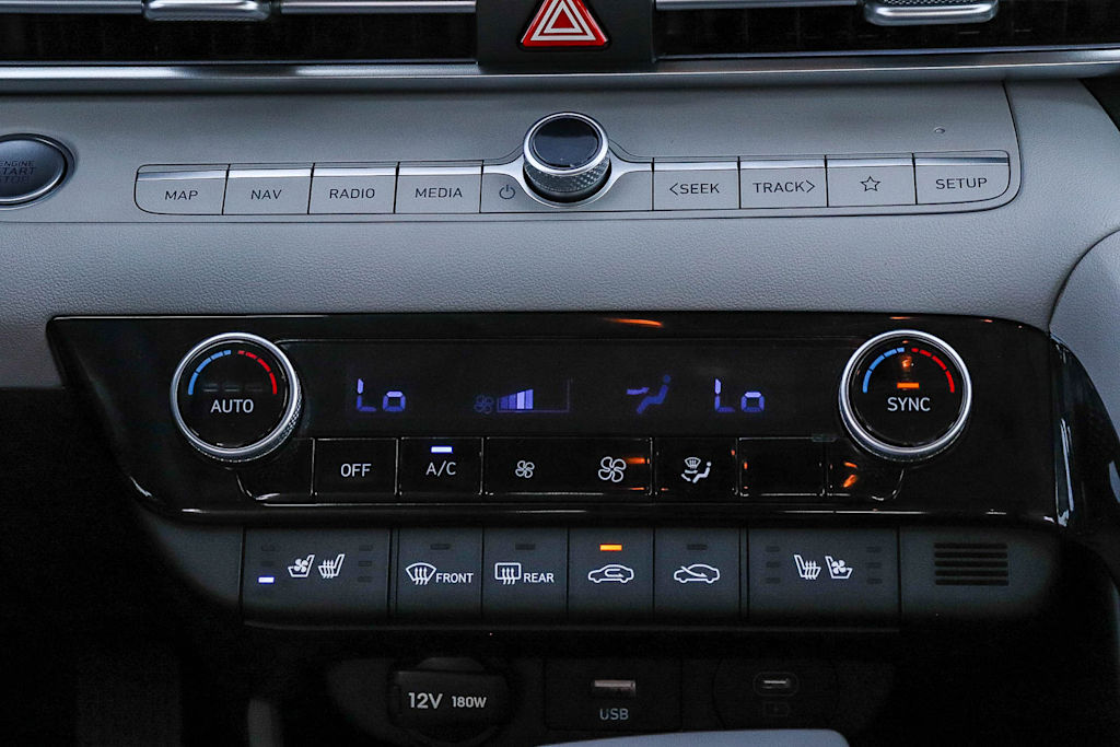 Thumbnail: 2025 Hyundai Elantra - 24