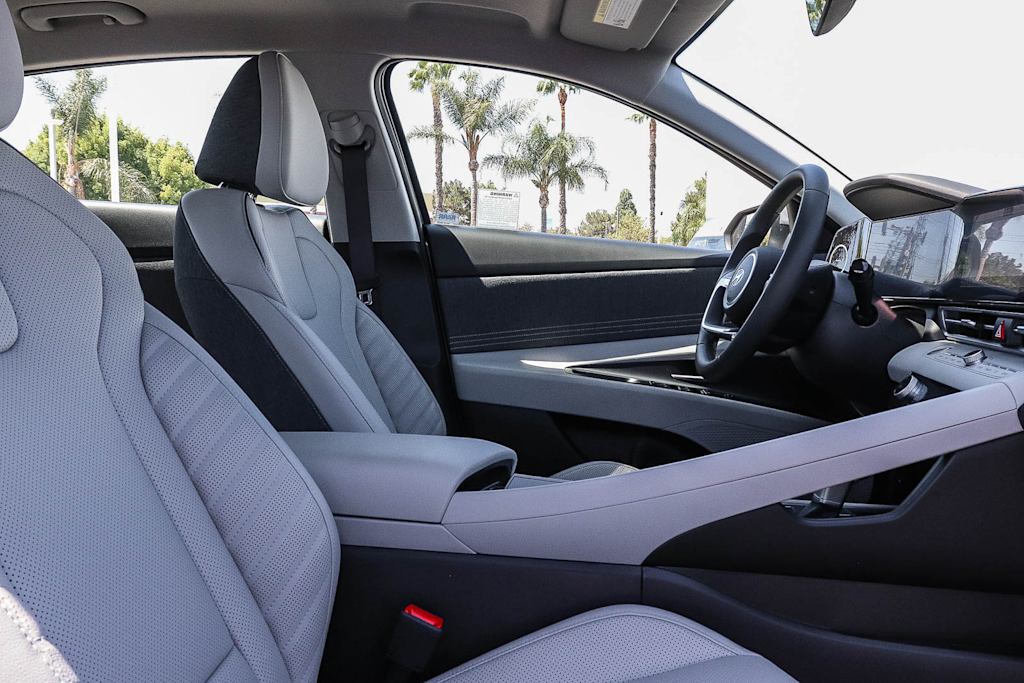 Thumbnail: 2026 Hyundai Elantra - 10