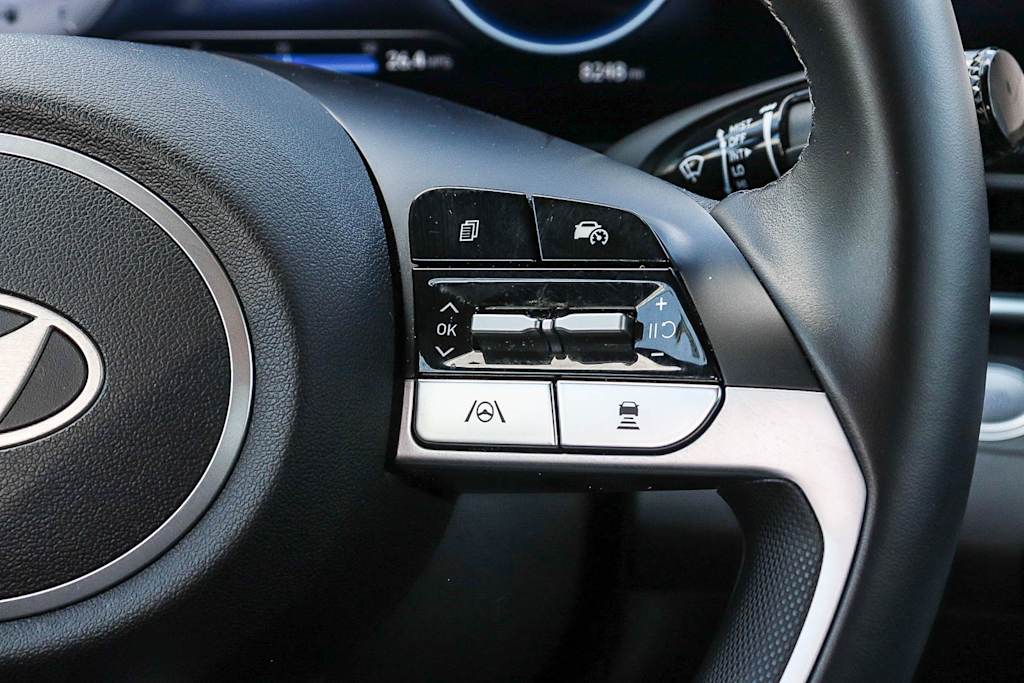Thumbnail: 2025 Hyundai Elantra - 25