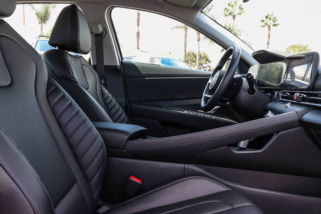 Thumbnail: 2025 Hyundai Elantra - 9