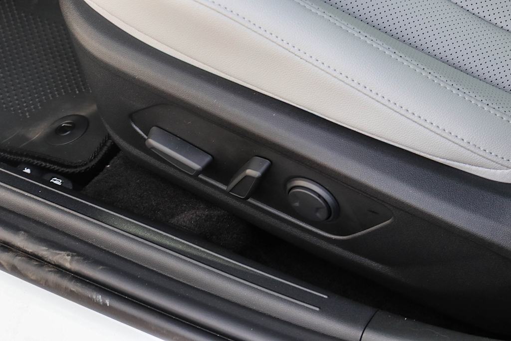 Thumbnail: 2026 Hyundai Elantra - 26