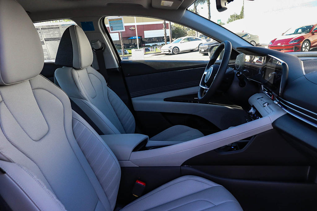 Thumbnail: 2026 Hyundai Elantra - 9