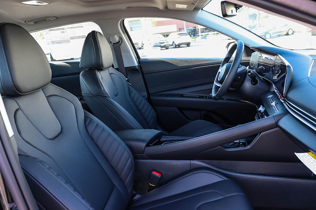 Thumbnail: 2026 Hyundai Elantra - 10