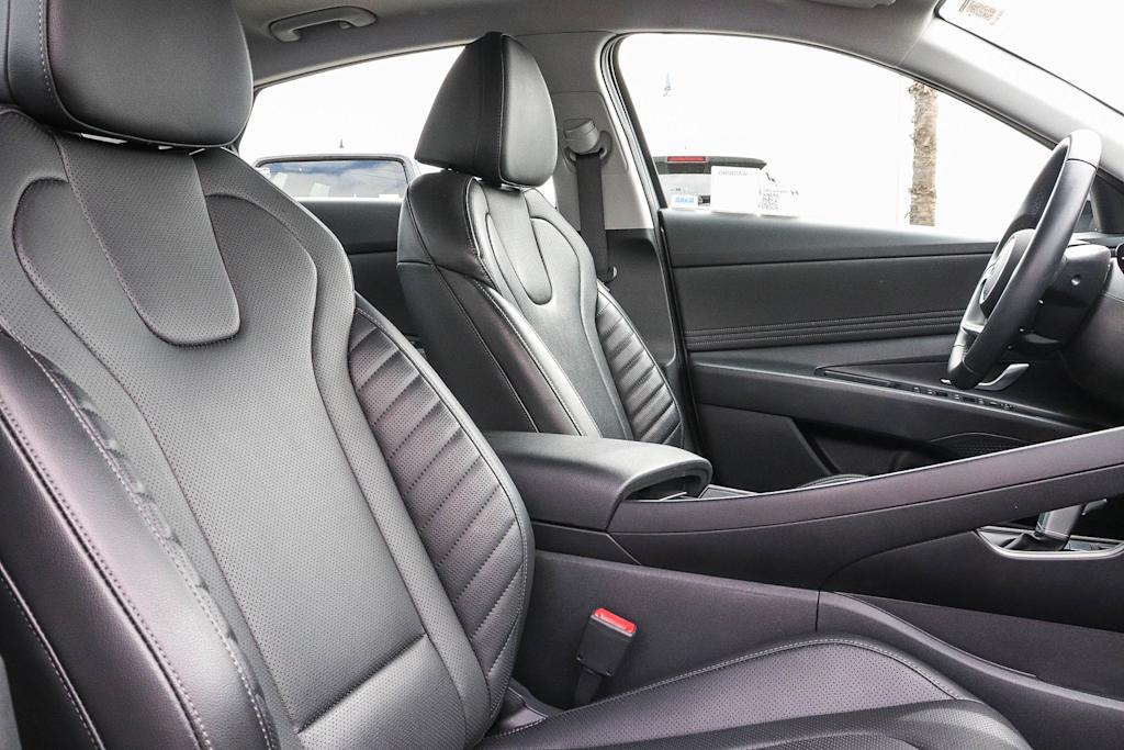 Thumbnail: 2025 Hyundai Elantra - 9