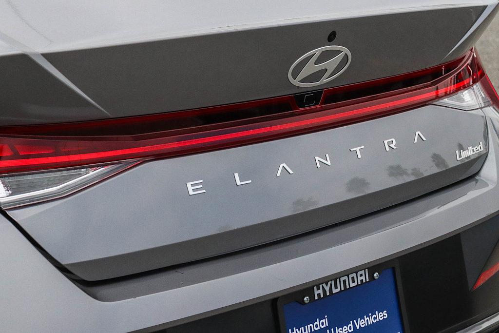 Thumbnail: 2025 Hyundai Elantra - 21