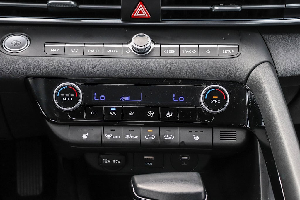 Thumbnail: 2025 Hyundai Elantra - 24