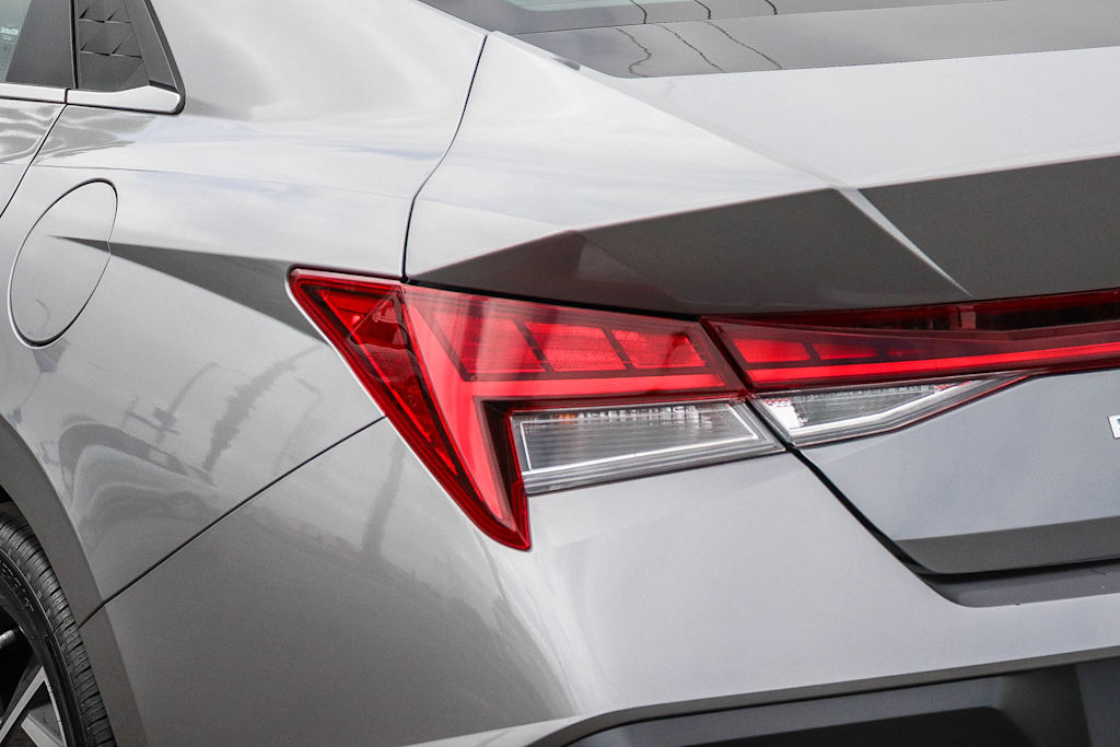 Thumbnail: 2025 Hyundai Elantra - 20