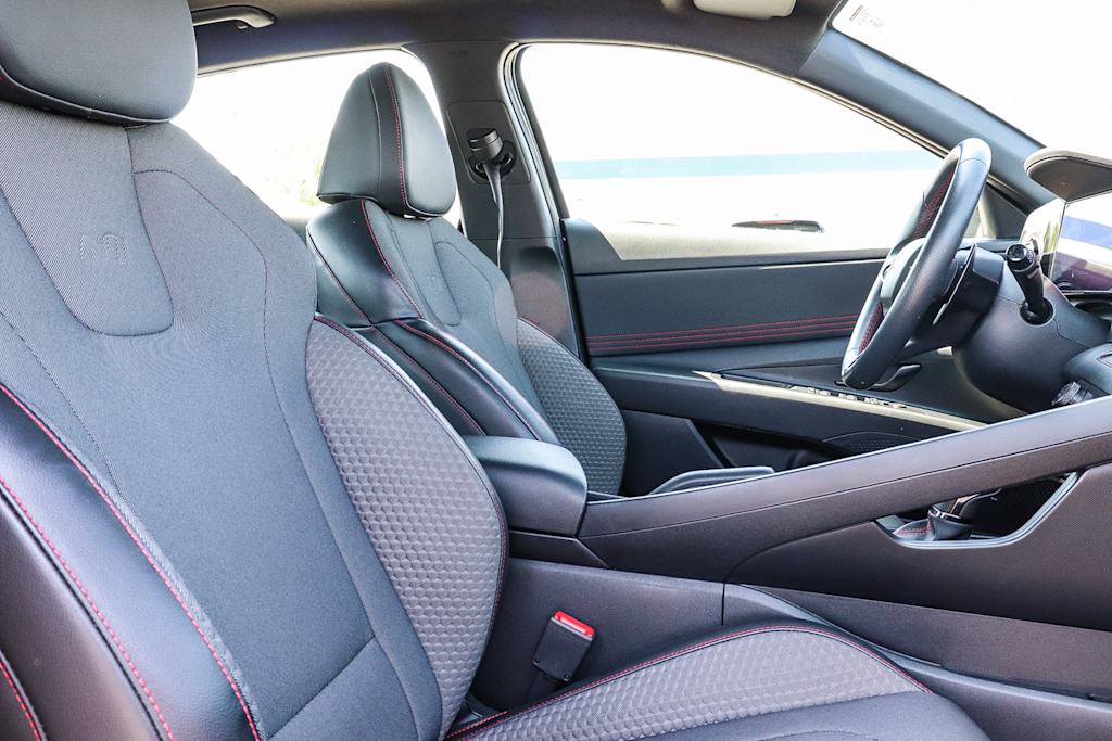 Thumbnail: 2025 Hyundai Elantra - 10