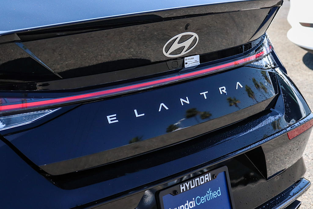 Thumbnail: 2025 Hyundai Elantra - 22