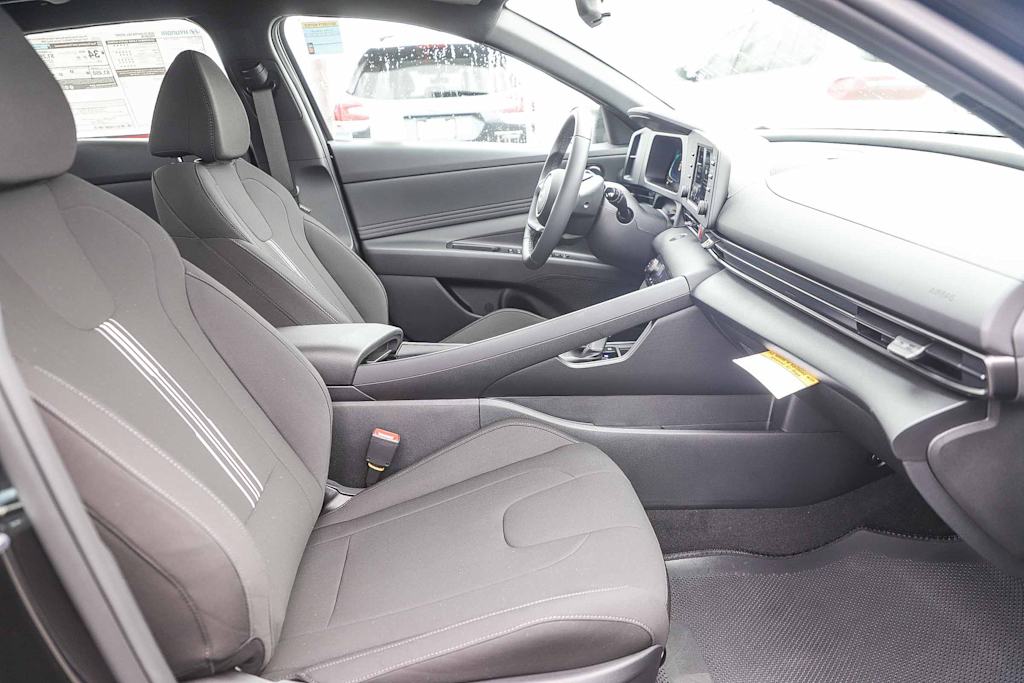 Thumbnail: 2026 Hyundai Elantra - 10