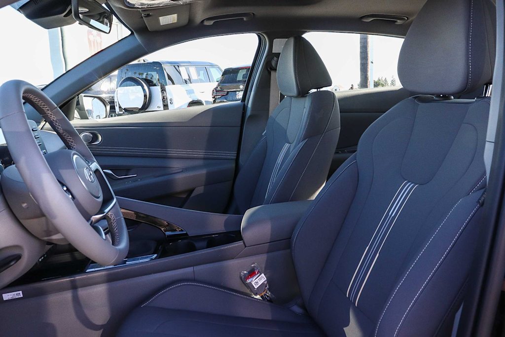 Thumbnail: 2026 Hyundai Elantra - 10