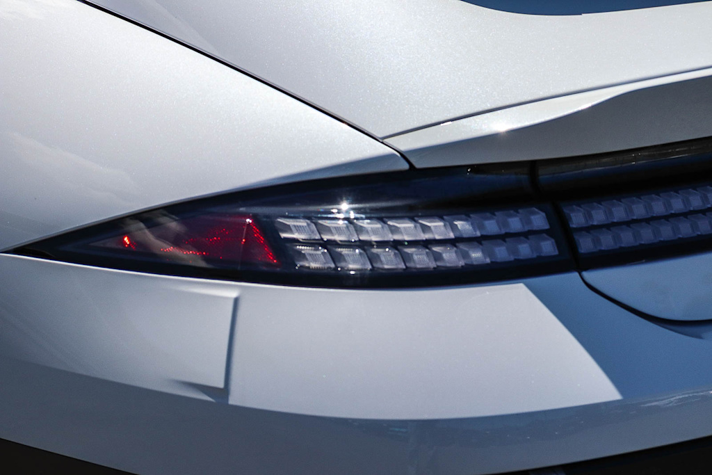 Thumbnail: 2024 Hyundai Ioniq 6 - 18