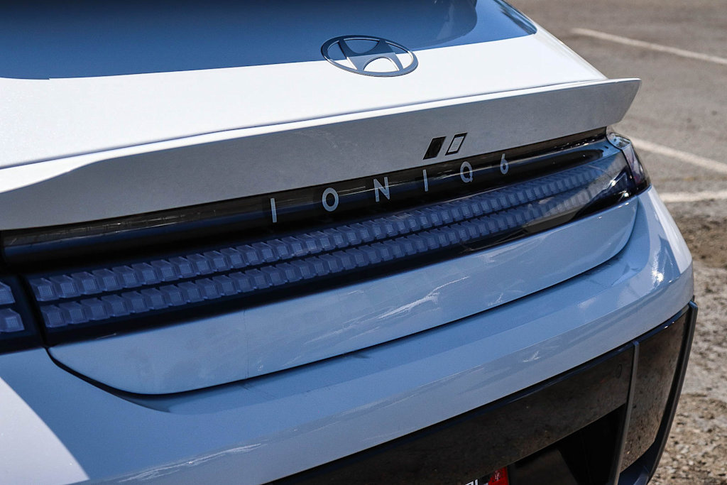 Thumbnail: 2024 Hyundai Ioniq 6 - 19