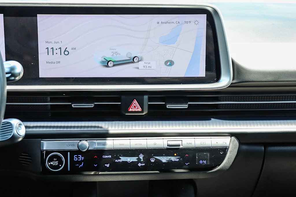 Thumbnail: 2023 Hyundai Ioniq 6 - 11