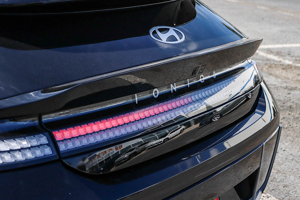 Thumbnail: 2023 Hyundai Ioniq 6 - 17