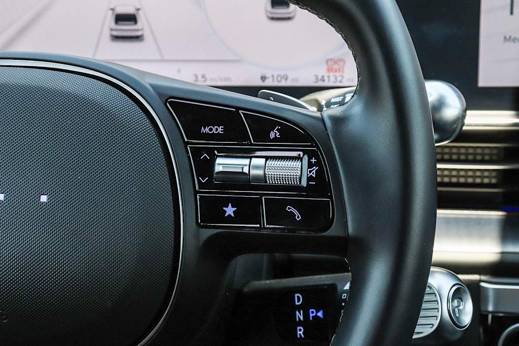 Thumbnail: 2023 Hyundai Ioniq 6 - 24