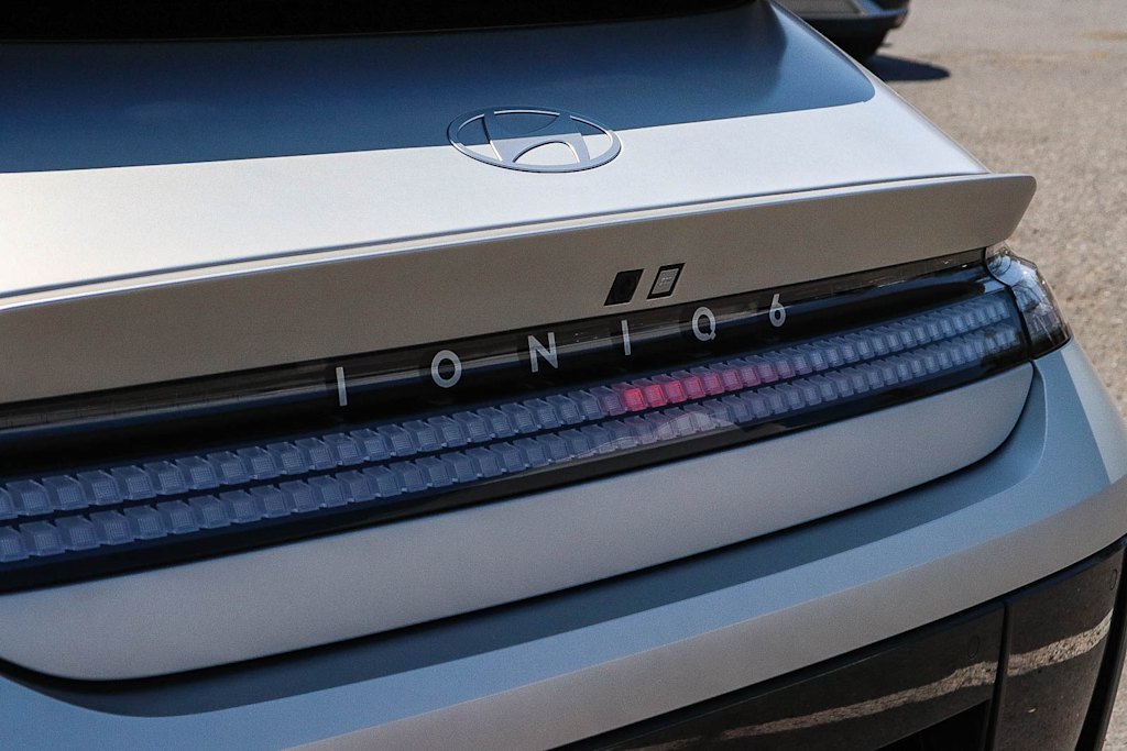 Thumbnail: 2023 Hyundai Ioniq 6 - 19