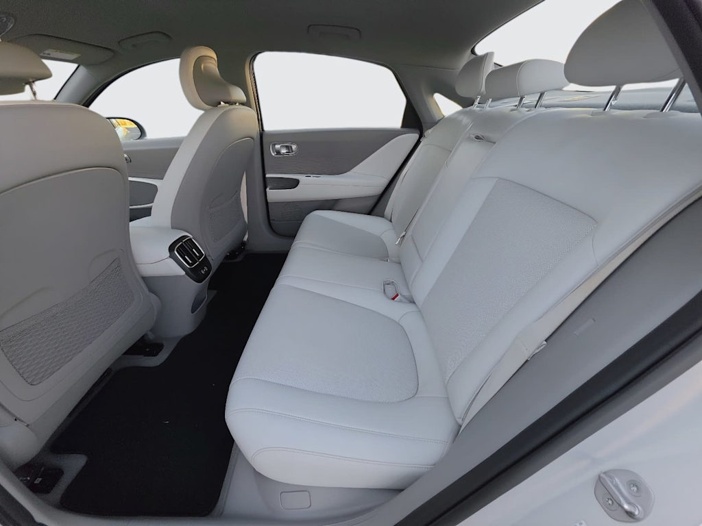 Thumbnail: 2023 Hyundai Ioniq 6 - 10