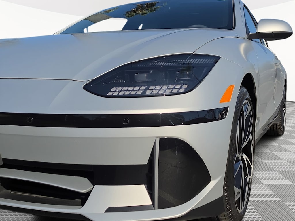 Thumbnail: 2023 Hyundai Ioniq 6 - 14