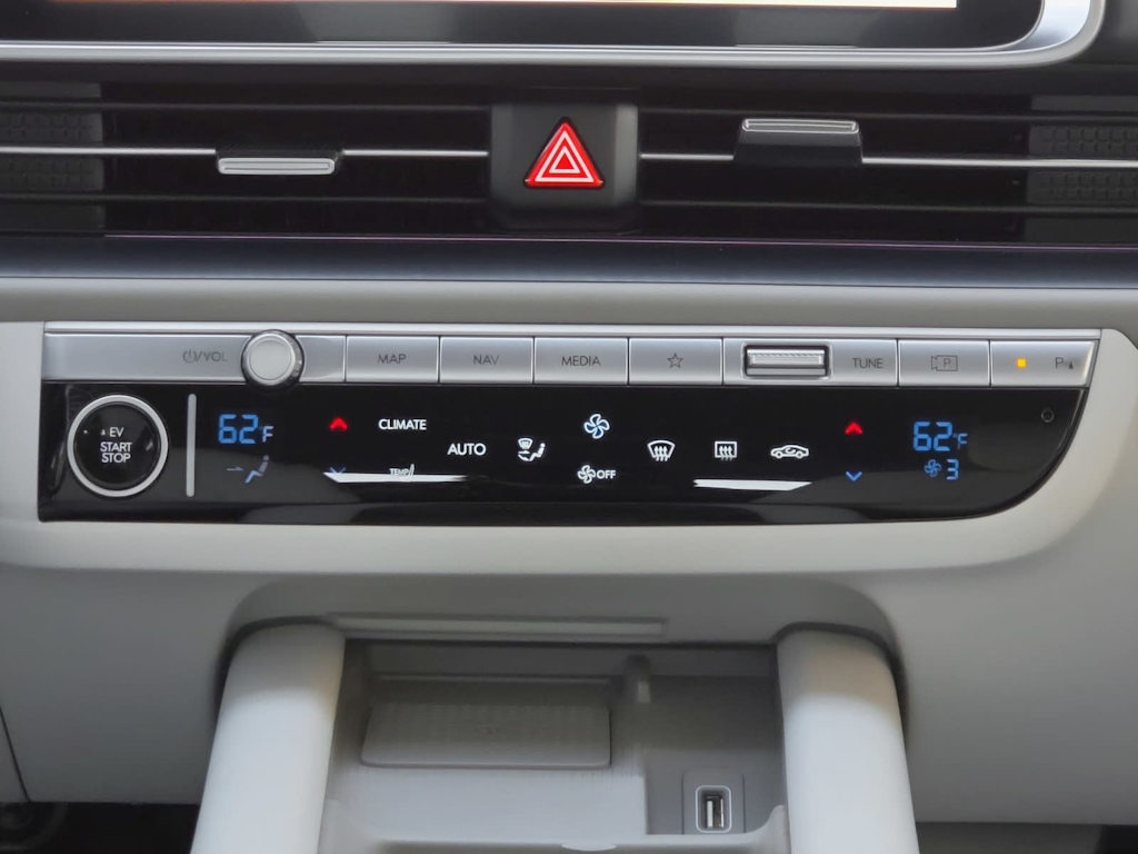 Thumbnail: 2023 Hyundai Ioniq 6 - 20