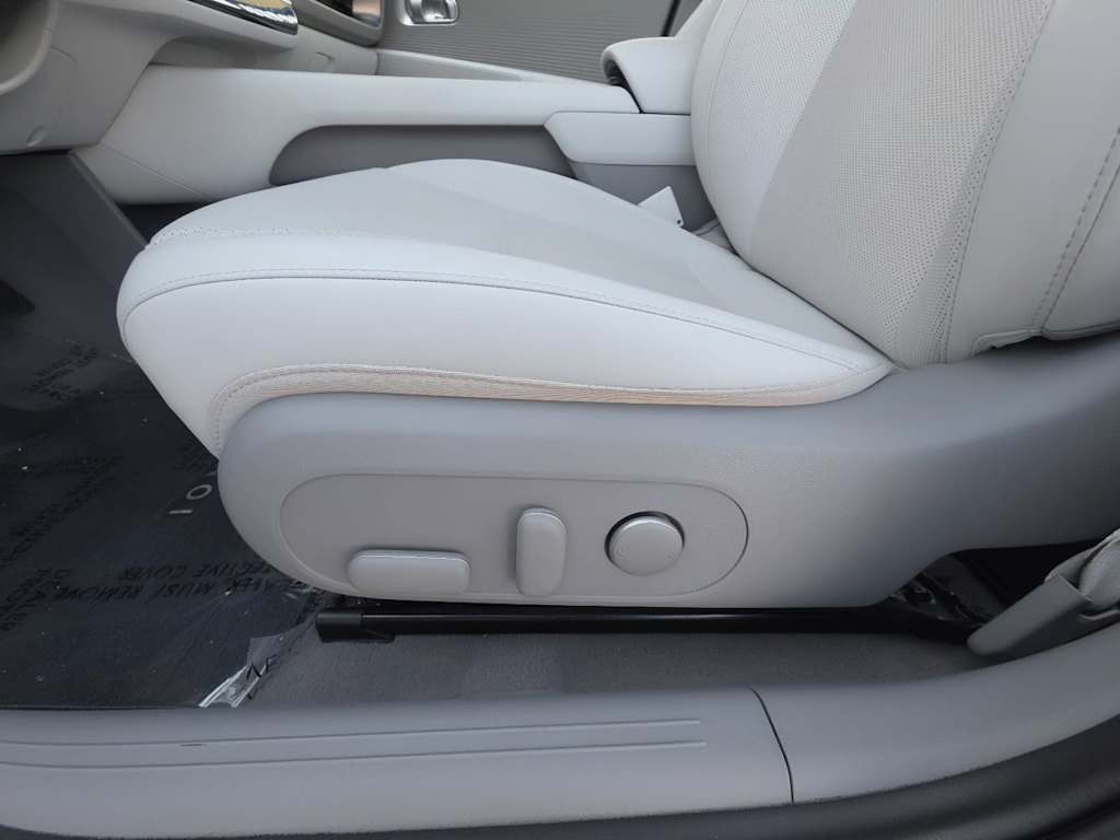 Thumbnail: 2023 Hyundai Ioniq 6 - 26