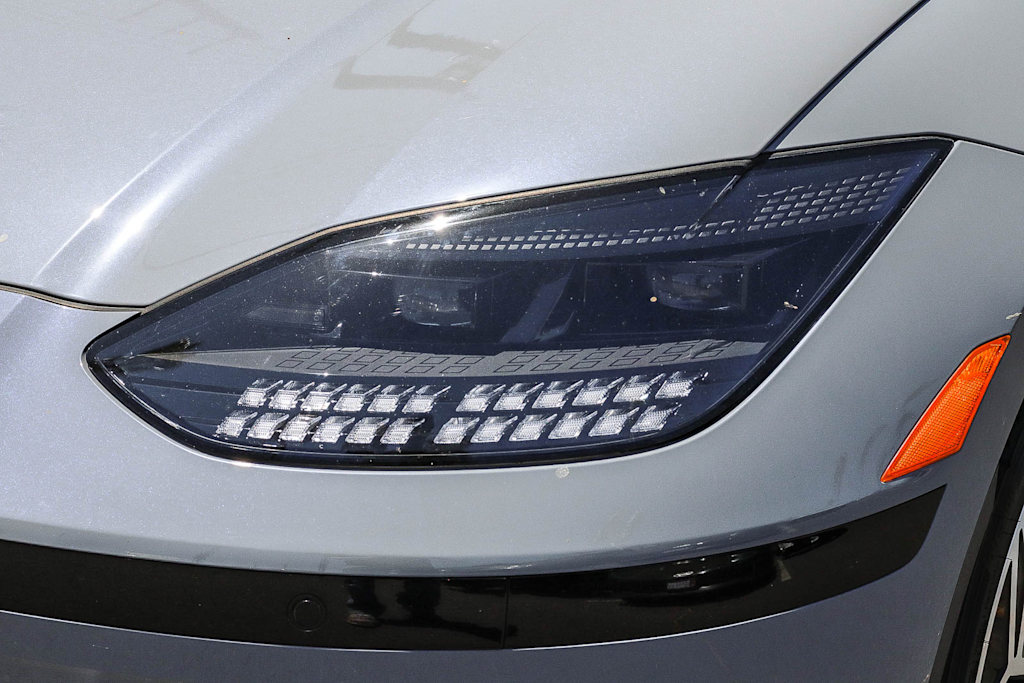 Thumbnail: 2023 Hyundai Ioniq 6 - 12