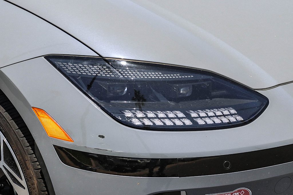Thumbnail: 2023 Hyundai Ioniq 6 - 20