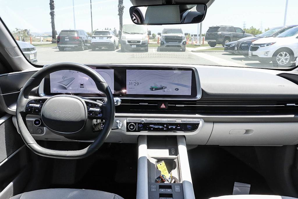 Thumbnail: 2023 Hyundai Ioniq 6 - 2