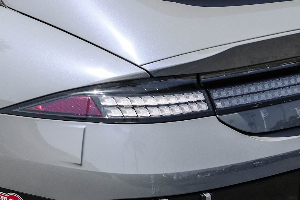 Thumbnail: 2023 Hyundai Ioniq 6 - 19
