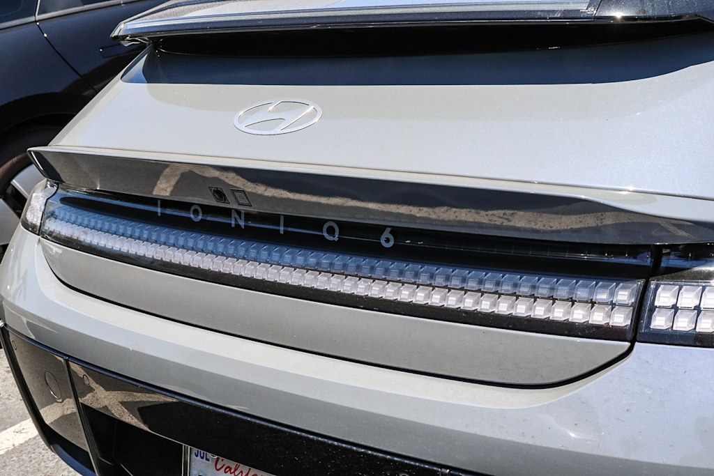 Thumbnail: 2023 Hyundai Ioniq 6 - 17
