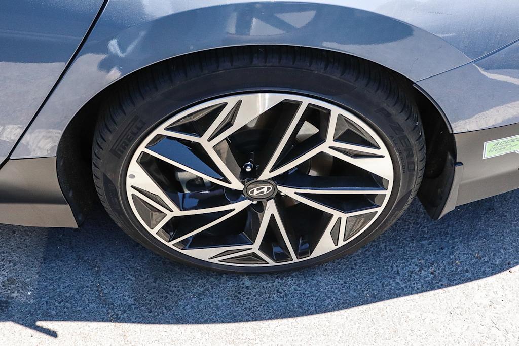 Thumbnail: 2023 Hyundai Ioniq 6 - 21