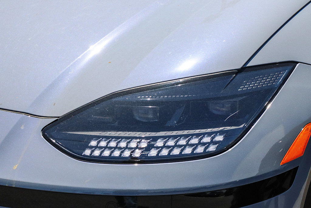 Thumbnail: 2023 Hyundai Ioniq 6 - 5