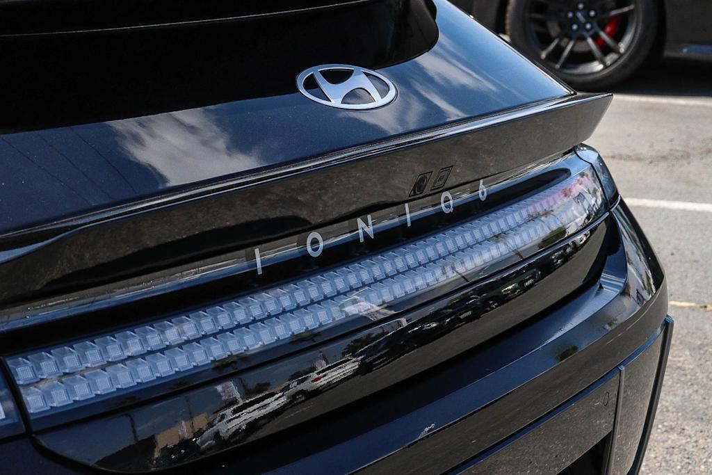 Thumbnail: 2023 Hyundai Ioniq 6 - 20