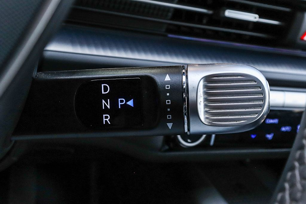 Thumbnail: 2023 Hyundai Ioniq 6 - 32
