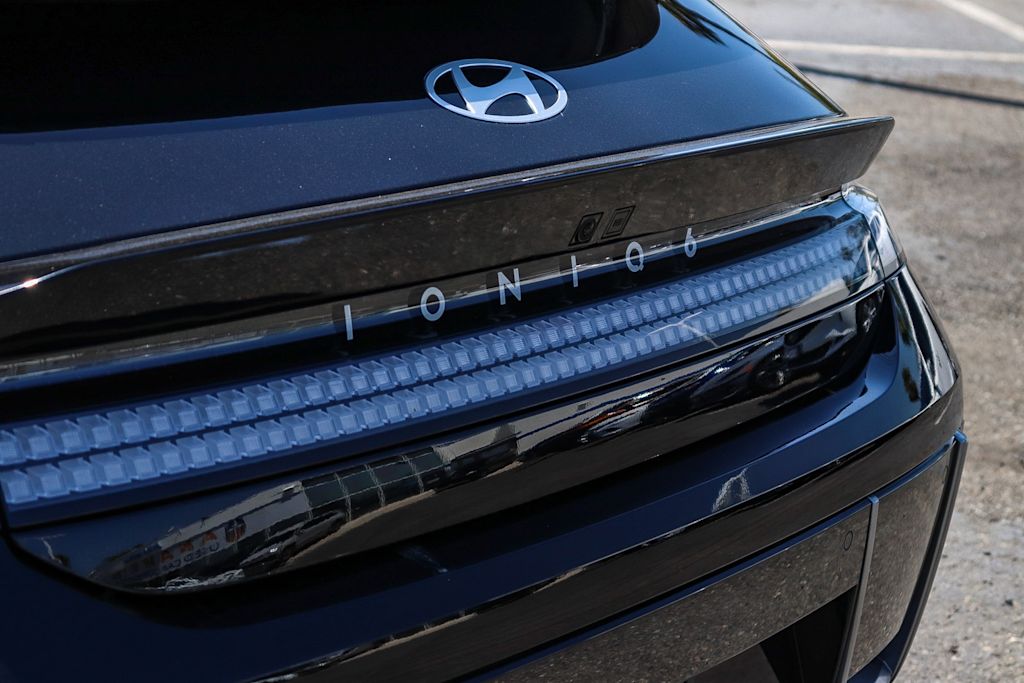 Thumbnail: 2024 Hyundai Ioniq 6 - 20