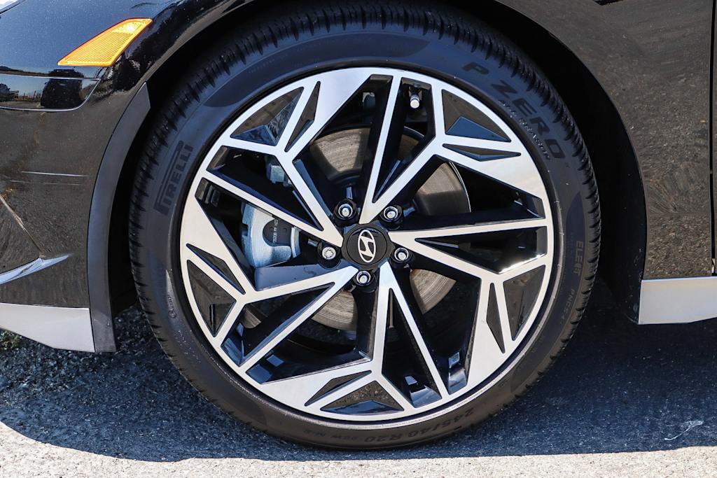 Thumbnail: 2024 Hyundai Ioniq 6 - 21