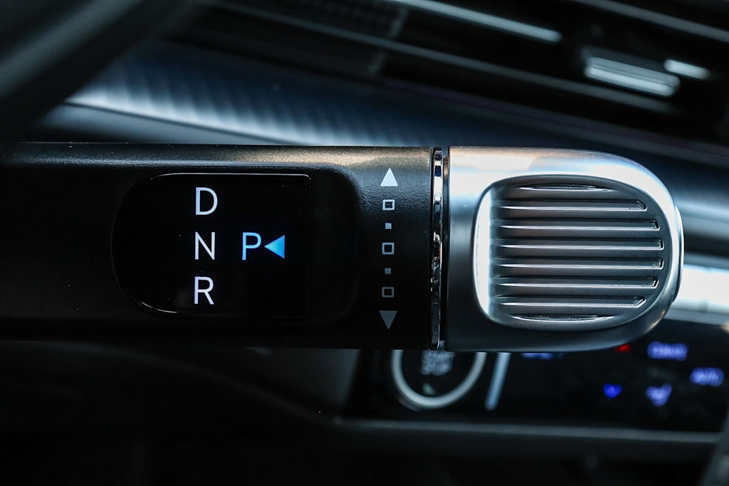 Thumbnail: 2023 Hyundai Ioniq 6 - 32
