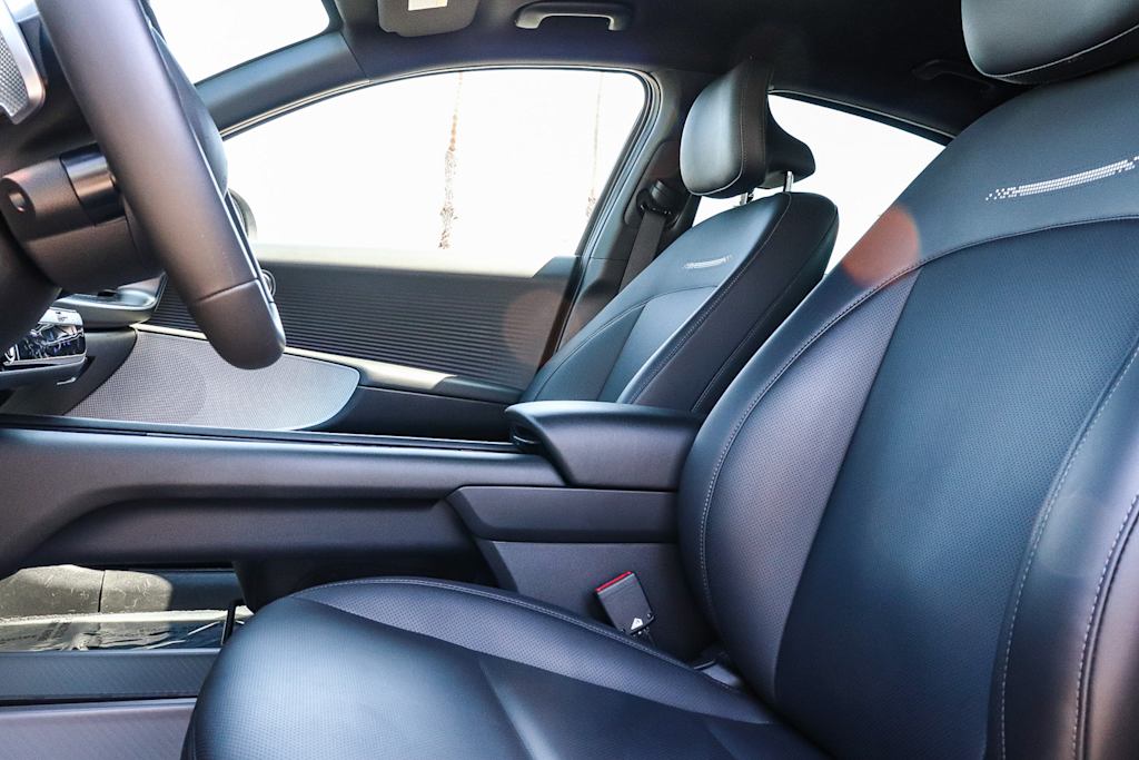 Thumbnail: 2023 Hyundai Ioniq 6 - 10