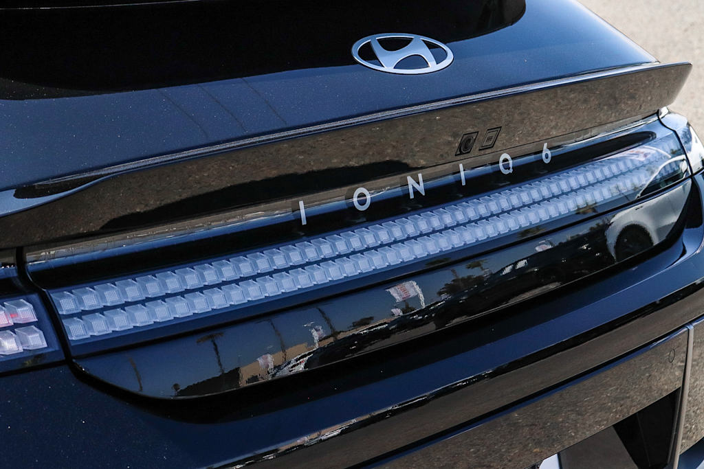 Thumbnail: 2023 Hyundai Ioniq 6 - 20