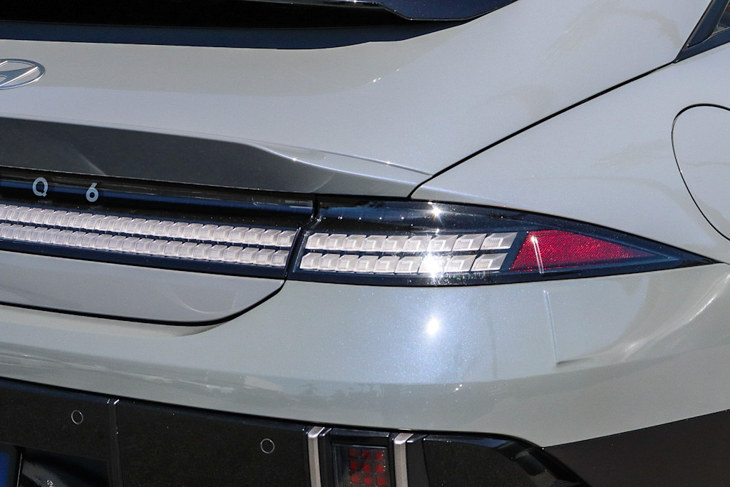 Thumbnail: 2024 Hyundai Ioniq 6 - 16
