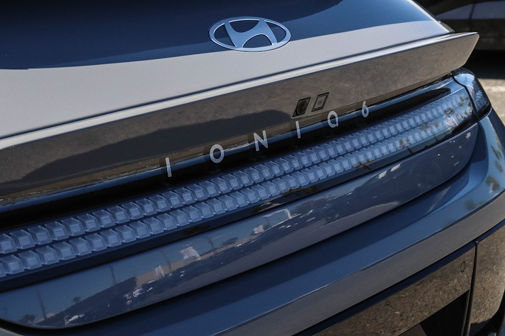 Thumbnail: 2024 Hyundai Ioniq 6 - 19