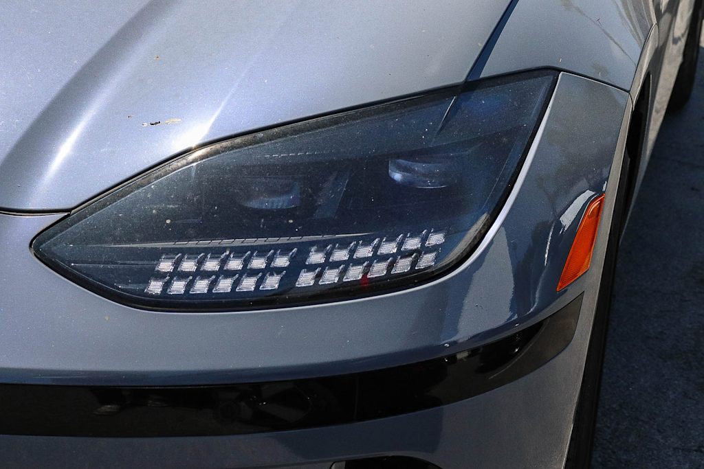 Thumbnail: 2024 Hyundai Ioniq 6 - 4